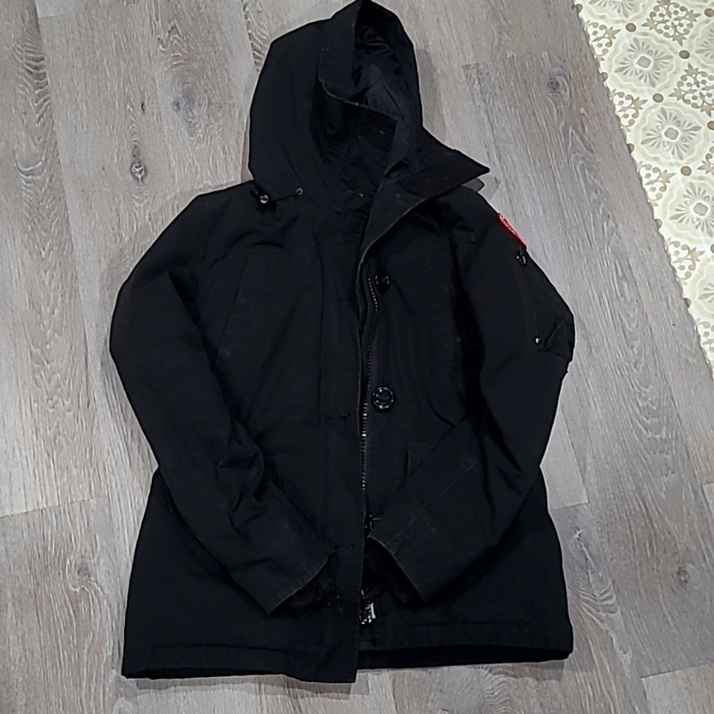 Used condition canada goose